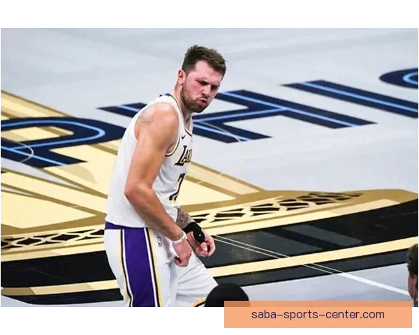 雷迪克称东契奇掌控球队进攻节奏 战术运转以他为核心 雷迪克称东契奇掌控球队进攻节奏 战术运转以他为核心